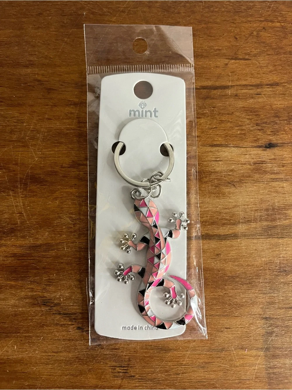 Mint Pink Geometric Lizard Reptile Keyring Bag Charm Keychain Silver tone